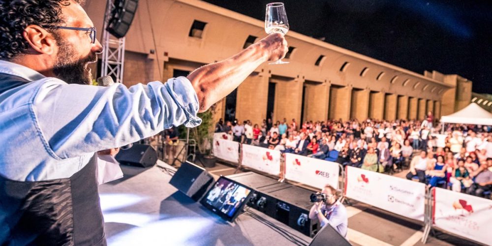 Al via domani a Gibellina la 3° edizione di Scirocco Wine Fest: quattro giorni tra vino e culture mediterranee con 7 paesi partecipanti