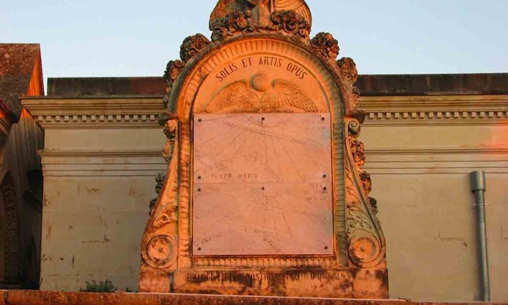 L’orologio solare a doppio quadrante di Palazzolo Acreide