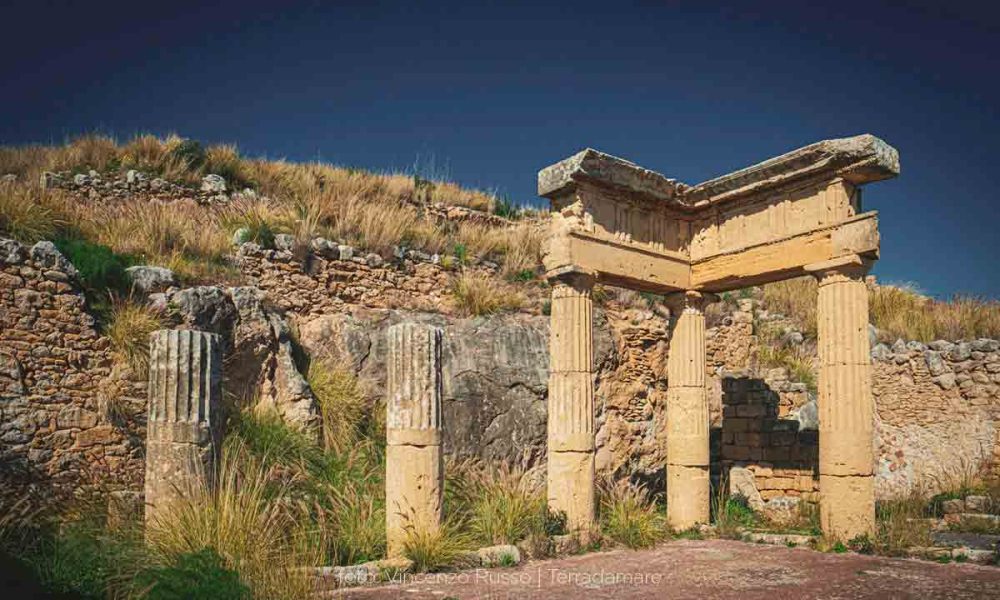 Parco Archeologico di Solunto - Visita guidata ai resti della città fenicia nel grande panorama da Capo Zafferano a Cefalù