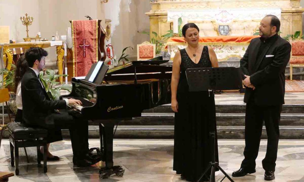 Il pianista Ruben Micieli, la soprano Gonca Dogan e il tenore Filippo Micale alla Badia di Sant'Agata