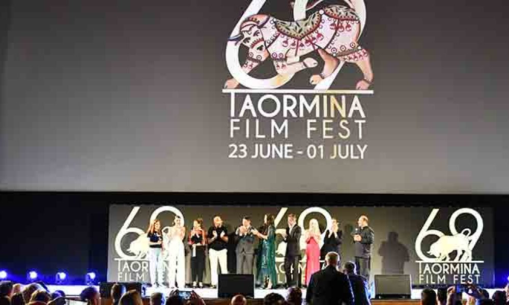 Taormina Film Fest: le star social invadono il palco