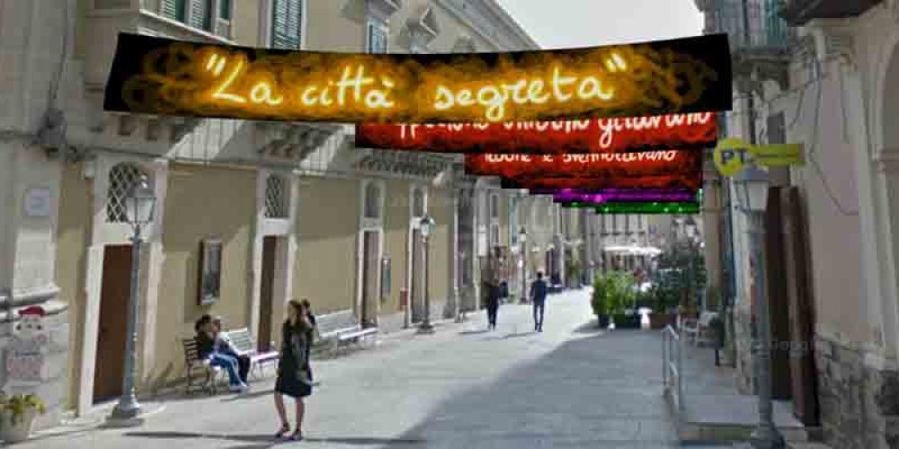 Un vero “cielo di parole”, con versi scritti da Italo Calvino, accoglierà da giovedì il festival “Ragusa dietro il Sipario”